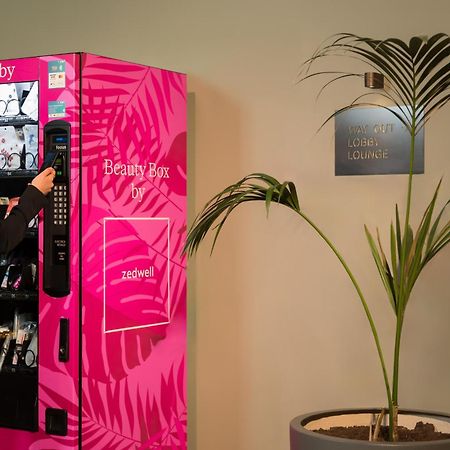 Zedwell Piccadilly Circus Hotel Лондон Екстериор снимка