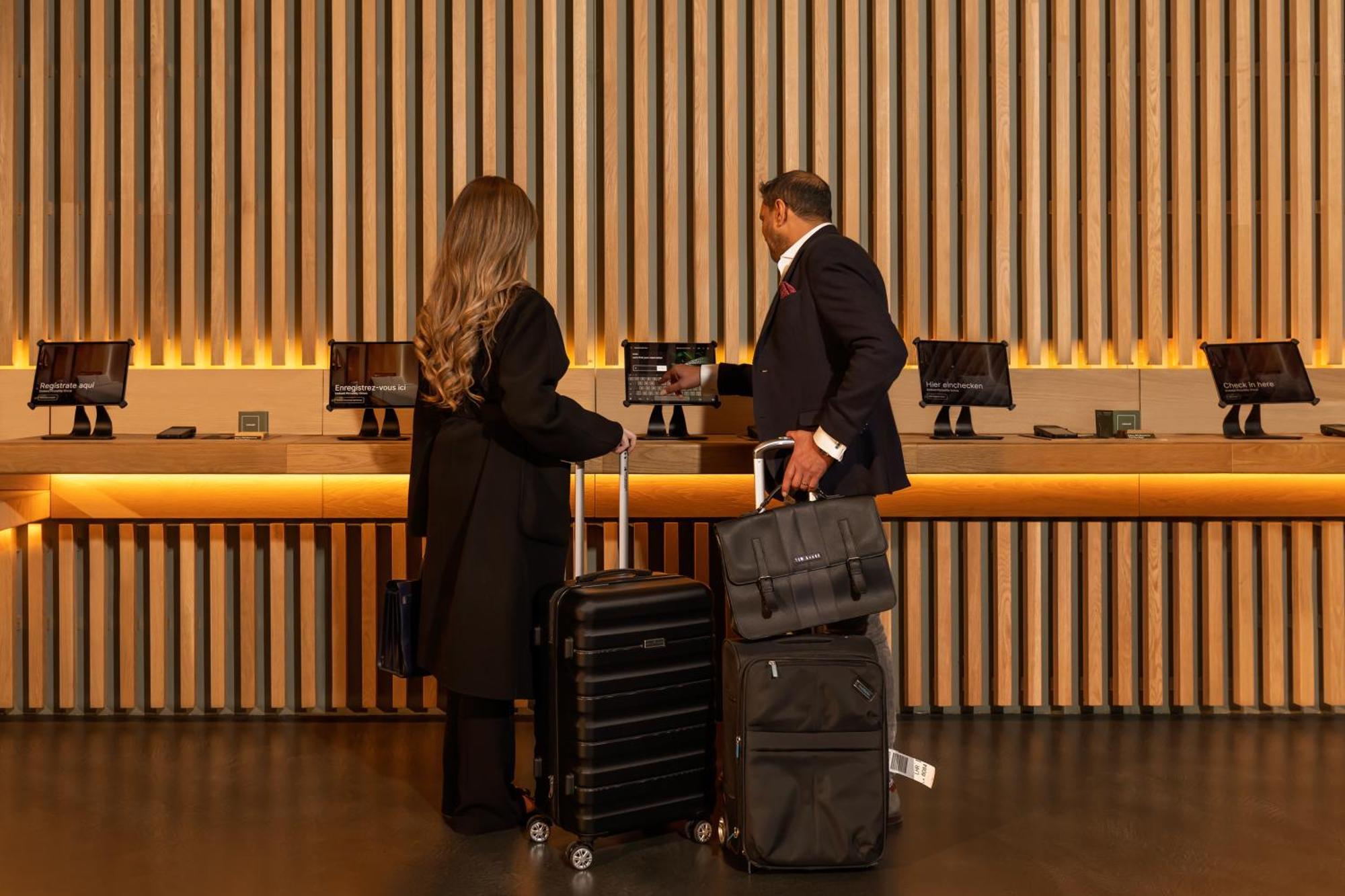 Zedwell Piccadilly Circus Hotel Лондон Екстериор снимка